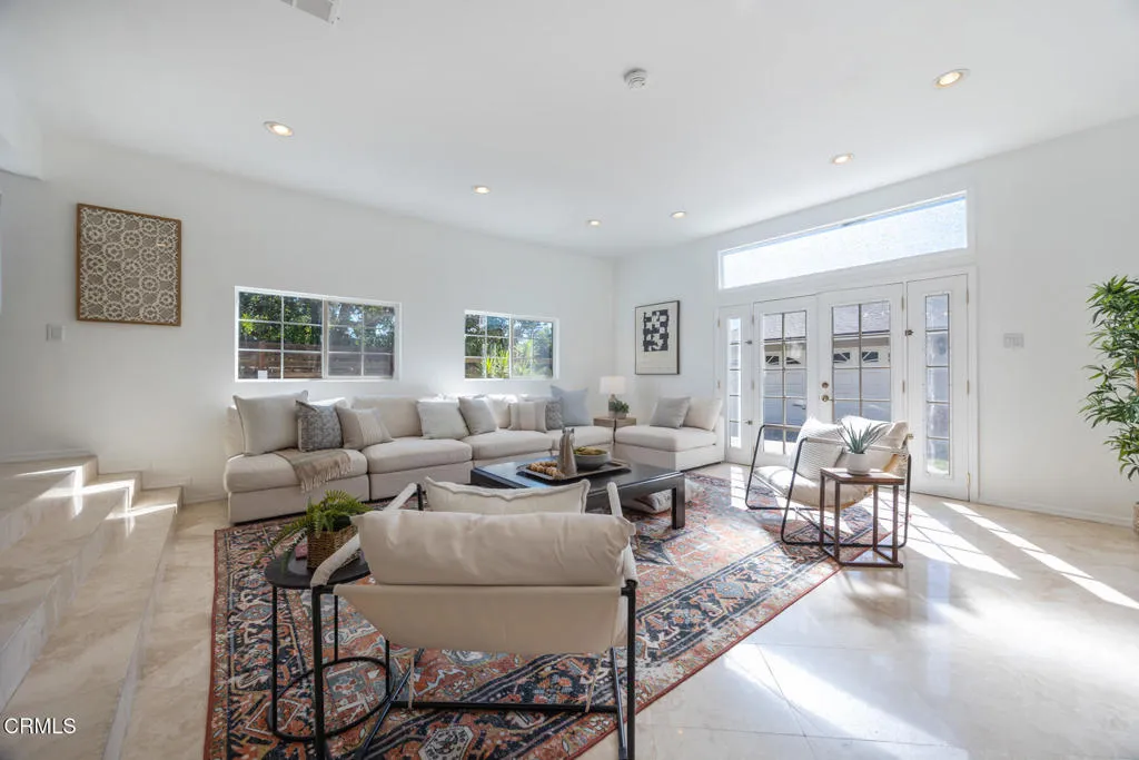 Pasadena, California 91104, United States, 3 Bedrooms Bedrooms, ,2 BathroomsBathrooms,Residential,Active,232730