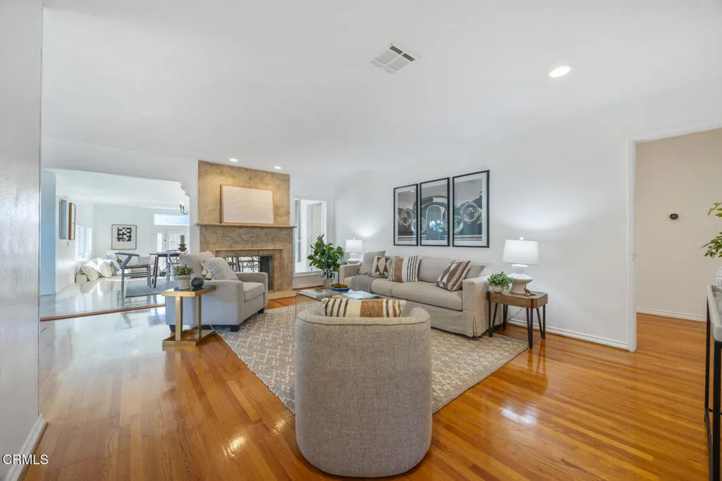 Pasadena, California 91104, United States, 3 Bedrooms Bedrooms, ,2 BathroomsBathrooms,Residential,Active,232730