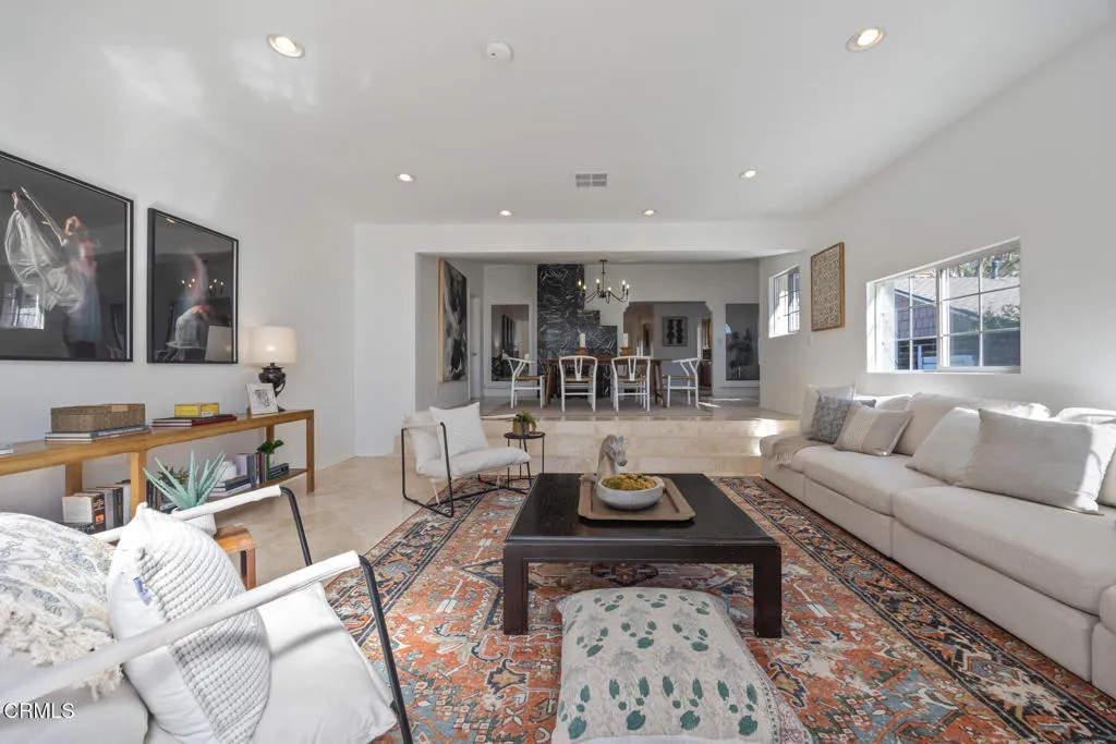 Pasadena, California 91104, United States, 3 Bedrooms Bedrooms, ,2 BathroomsBathrooms,Residential,Active,232730