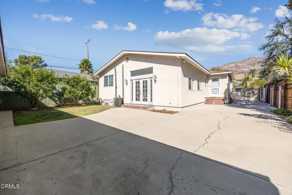 Pasadena, California 91104, United States, 3 Bedrooms Bedrooms, ,2 BathroomsBathrooms,Residential,Active,232730