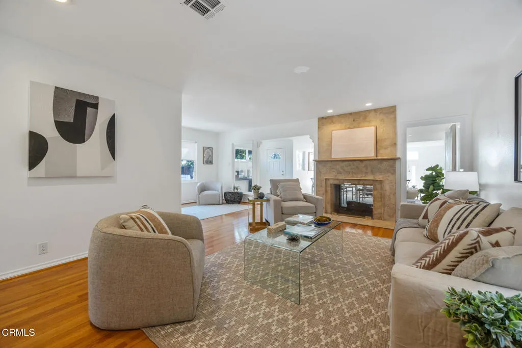 Pasadena, California 91104, United States, 3 Bedrooms Bedrooms, ,2 BathroomsBathrooms,Residential,Active,232730