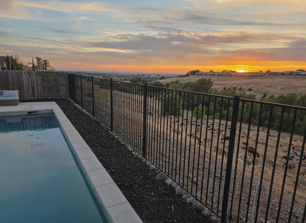 2984 Ridgecrest Drive