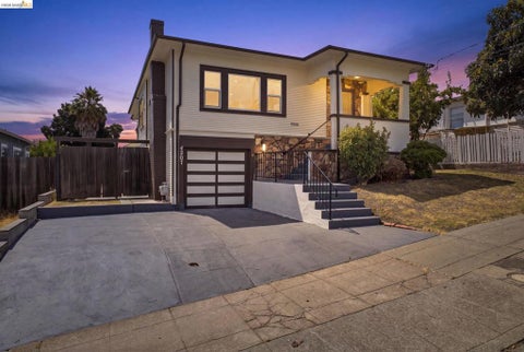 Photo of 4207 Carrington St ST, Oakland, CA 94601 (MLS # 41147203)