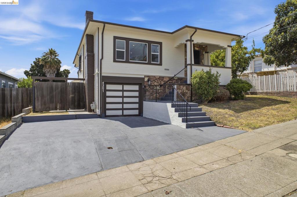 4207 Carrington St ST, Oakland CA 94601