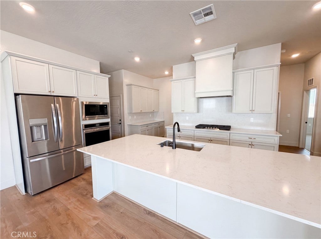 2262 N Marion