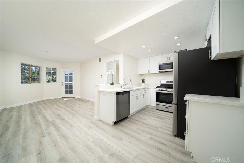 1501 N Brea Boulevard 212