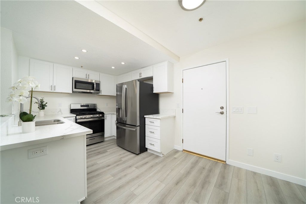 1501 N Brea Boulevard 212