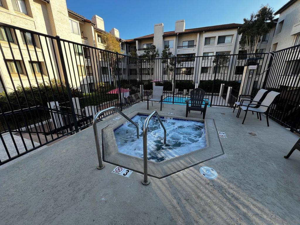 5705 Friars Rd 22