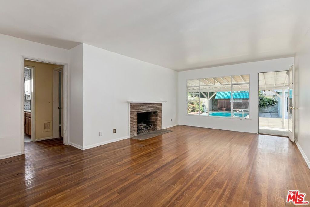 Photo of 408 S Sparks Street, Burbank, CA 91506 (MLS # 25617031)