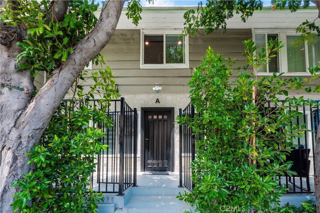 Location, location, location! Exceptional 4-unit income property in the heart of Sherman Oaks, just one block from the highly sought-after Ventura Boulevard, where premier dining, shopping, and entertainment options abound. This well-maintained building offers a rare mix of upgrades, parking, and ideal tenant setup—perfect for investors or owner-users seeking steady cash flow in a prime neighborhood.
Unit A and Unit B are fully remodeled and feature stainless steel appliances, updated finishes, and in-unit combo washer/dryers for added convenience. Unit A stands out with elegant Italian tile in the kitchen and bathrooms, along with stylish zebra blinds throughout. Unit C has been updated with new flooring and also includes its own in-unit washer/dryer. Units A, B, and C each come with two dedicated parking spaces, a highly desirable amenity in this area. Unit D is a charming 1-bedroom, 1-bathroom unit with its own parking space.
Current tenancy setup includes Units A and D on a month-to-month, offering flexibility for future rent adjustments or owner-occupancy, while Units B and C are under lease contracts. This is a unique opportunity to own a turn-key property in one of the Valley’s most in-demand rental markets!
