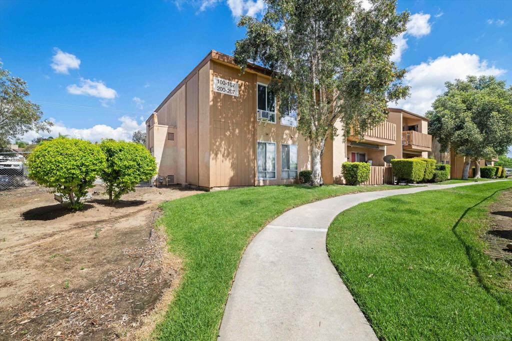 1051 Rock Springs 202