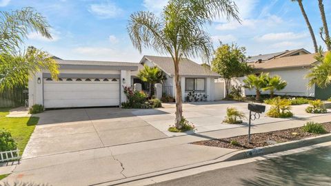 Photo of 736 Granada Drive, Vista, CA 92083 (MLS # NDP2603776)