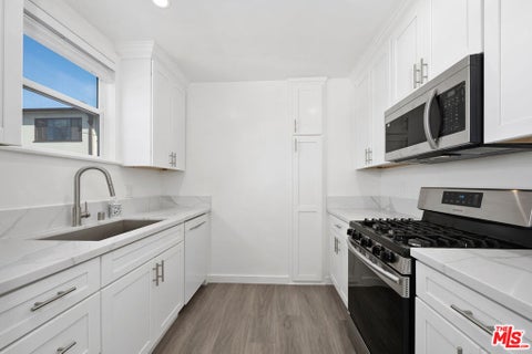 Tiny photo for 1805 7th Street #3, Santa Monica, CA 90401 (MLS # 26867377)
