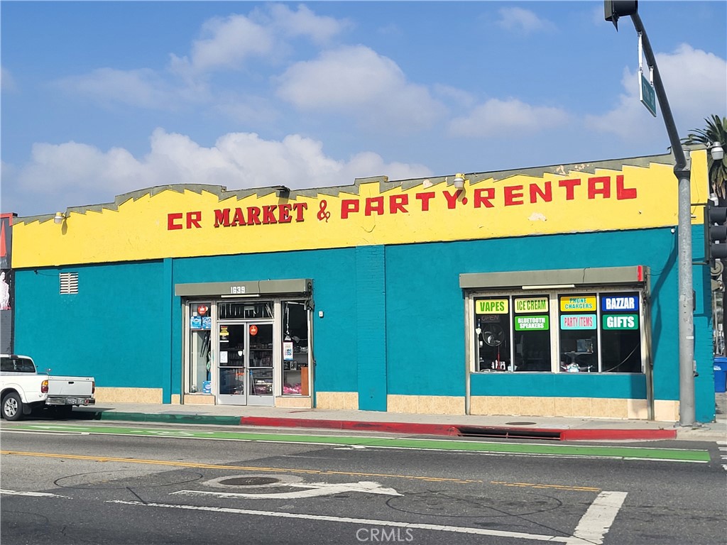 1631 Alamitos Avenue