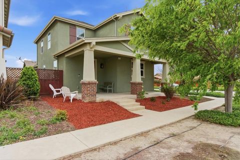 Photo of 651 Livingston Avenue, King City, CA 93930 (MLS # ML82041193)