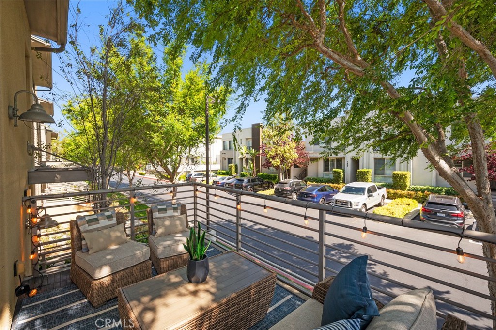 5547 Strand 101
