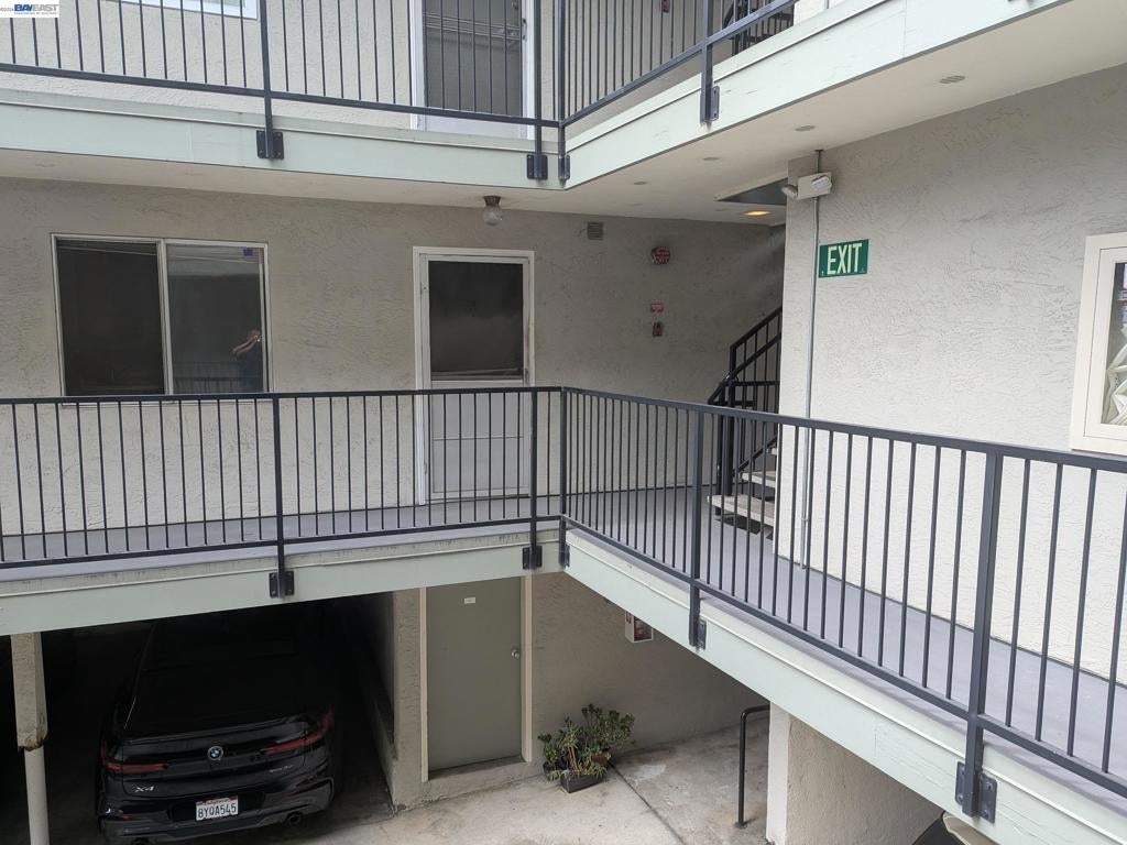 3877 Howe St 107
