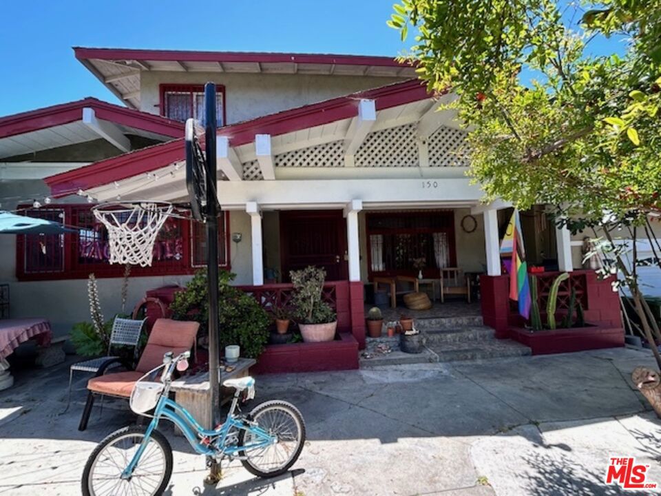 150 N Coronado Street