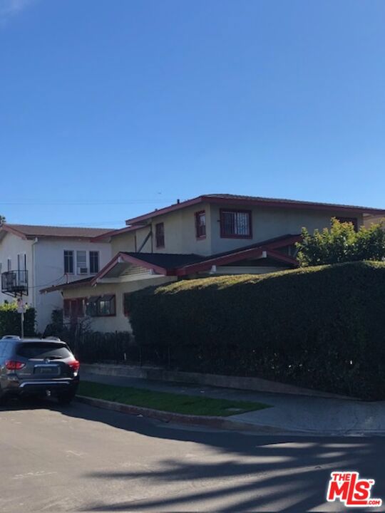 150 N Coronado Street