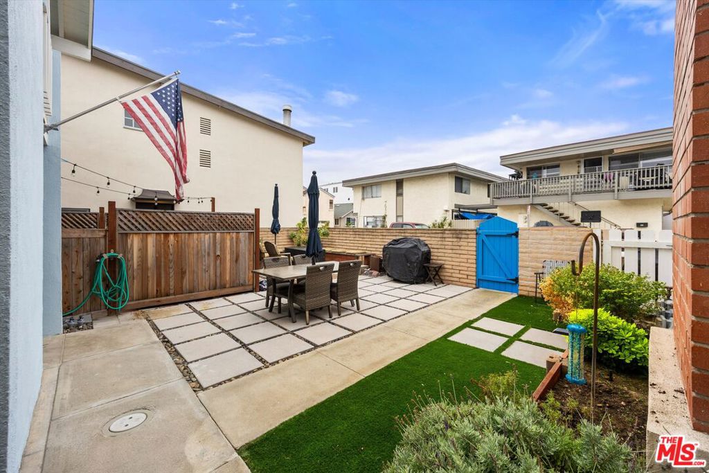 211 Cypress Street, Newport Beach CA 92661 - Photo 4