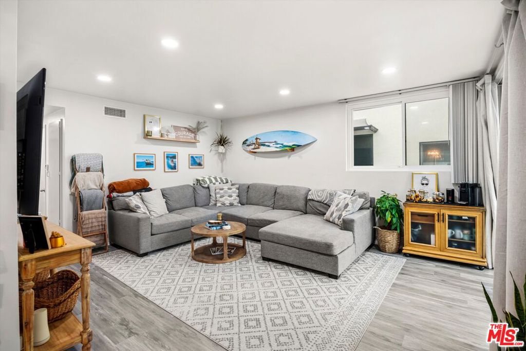 211 Cypress Street, Newport Beach CA 92661 - Photo 14