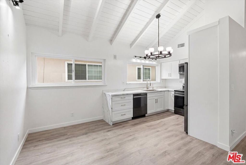 211 Cypress Street, Newport Beach CA 92661 - Photo 40