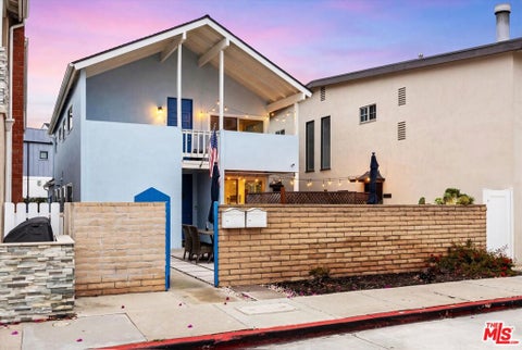 Photo of 211 Cypress Street, Newport Beach, CA 92661 (MLS # 26991455)