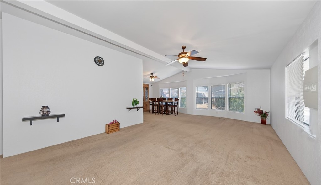 1300 W Menlo Avenue 89