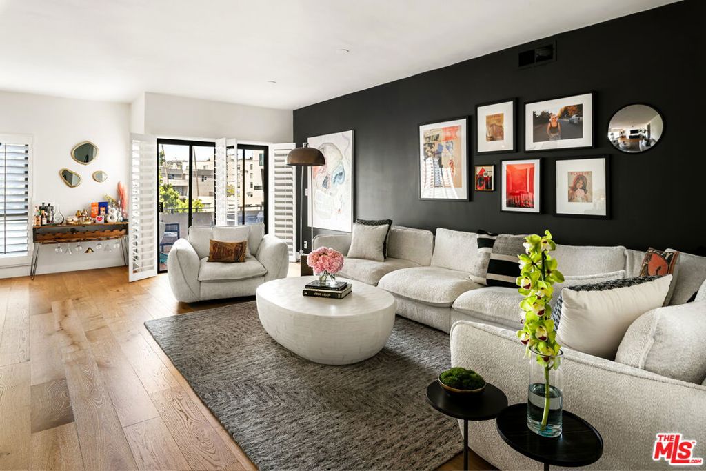 Photo of 651 Wilcox Avenue #3C, Los Angeles, CA 90004 (MLS # 26833755)