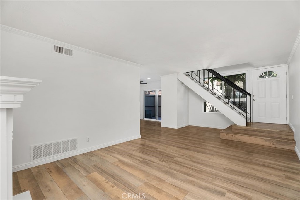 26284 Via Roble 2