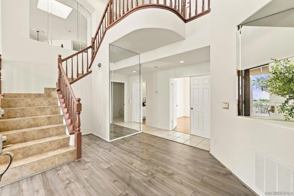 556 Parkside Dr