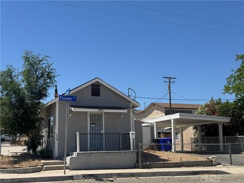 Photo of 408 Pioneer Street, Barstow, CA 92311 (MLS # HD26095192)