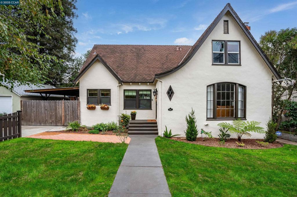 VISTA DE VALLEJO - Residential Income