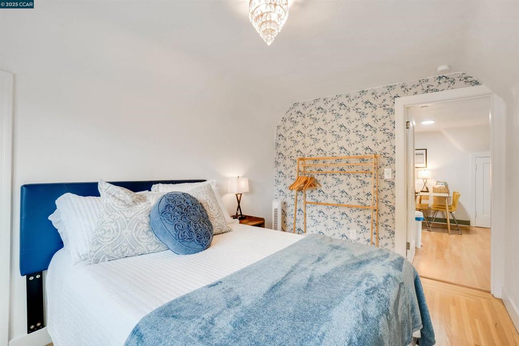 VISTA DE VALLEJO - Residential Income