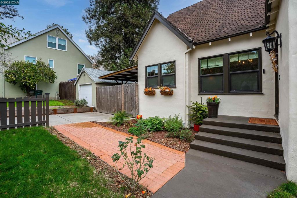 VISTA DE VALLEJO - Residential Income