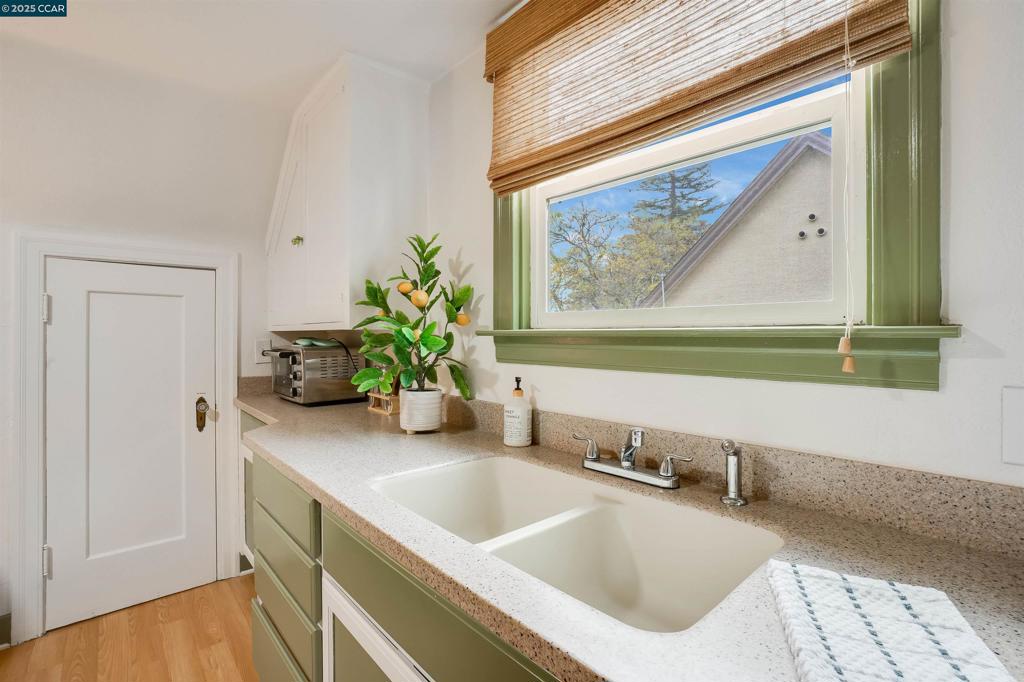 VISTA DE VALLEJO - Residential Income