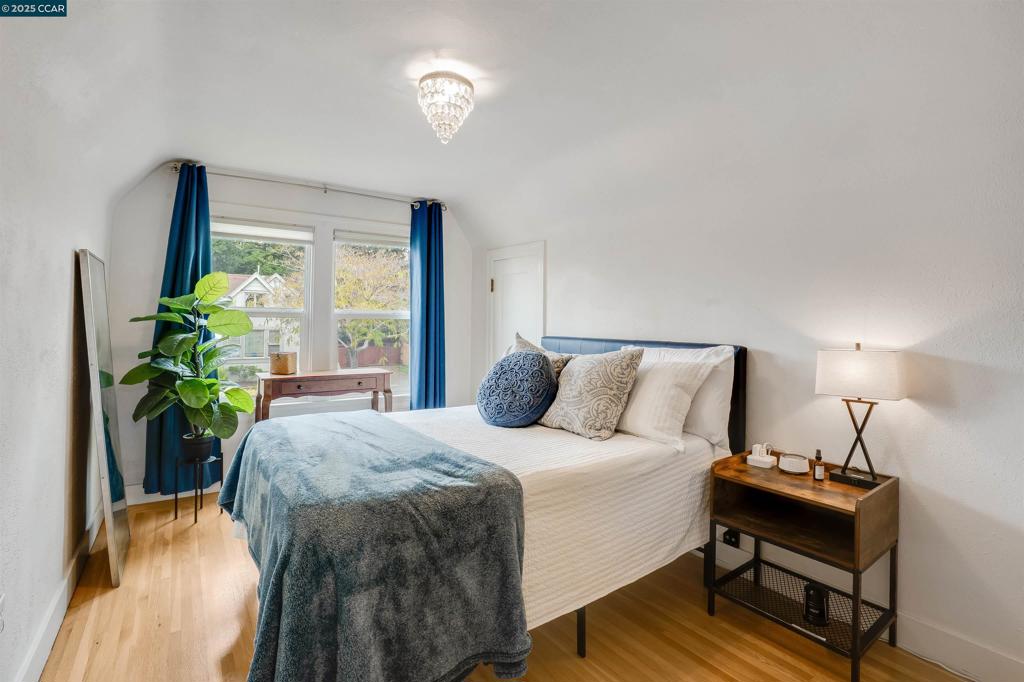 VISTA DE VALLEJO - Residential Income