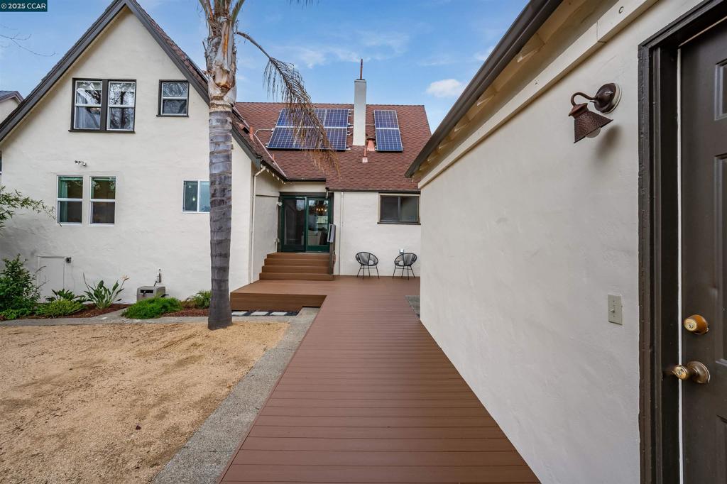 VISTA DE VALLEJO - Residential Income