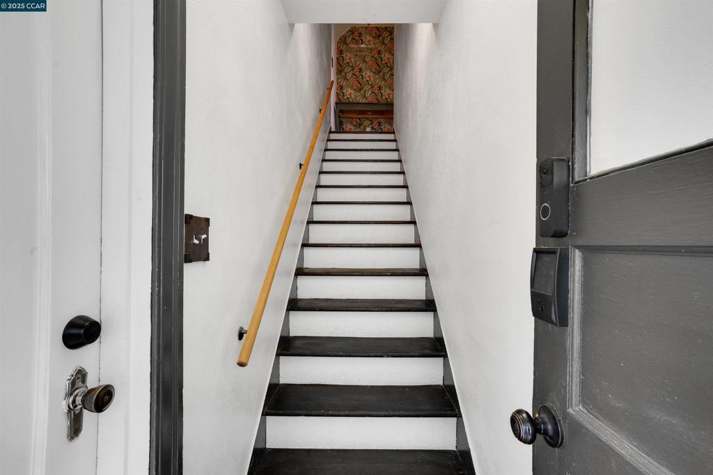 VISTA DE VALLEJO - Residential Income