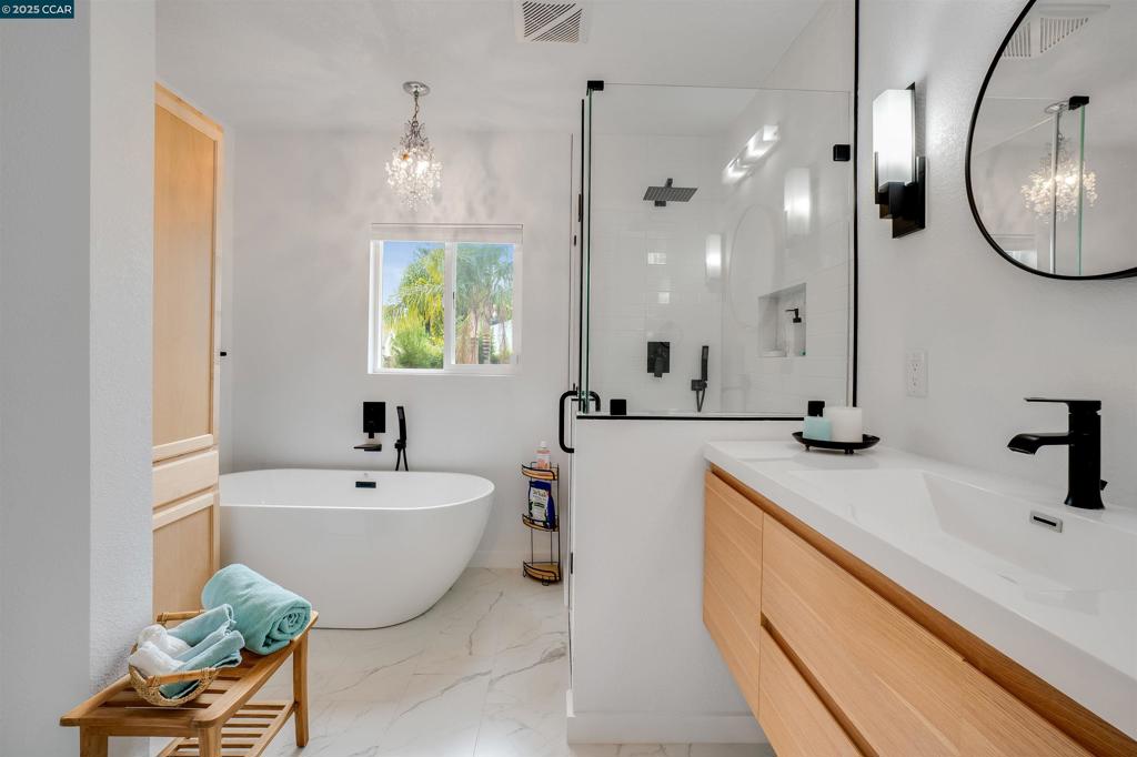 VISTA DE VALLEJO - Residential Income