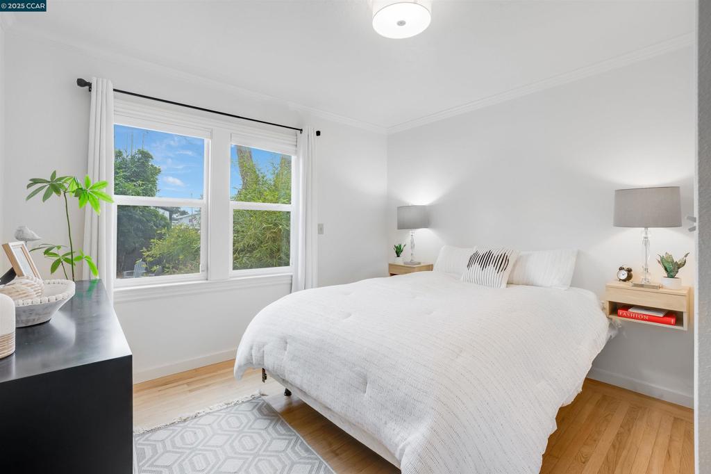 VISTA DE VALLEJO - Residential Income