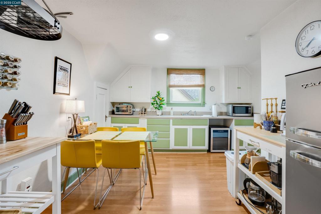 VISTA DE VALLEJO - Residential Income