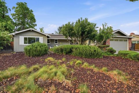 Photo of 939 Cherrystone Drive, Los Gatos, CA 95032 (MLS # ML82041009)