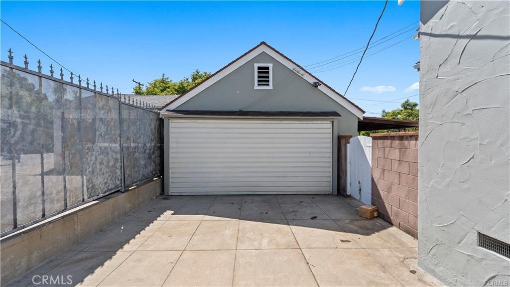1230 Spazier Avenue