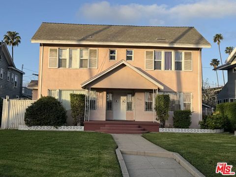 Photo of 4436 Victoria Park Place, Los Angeles, CA 90019 (MLS # 25520255)
