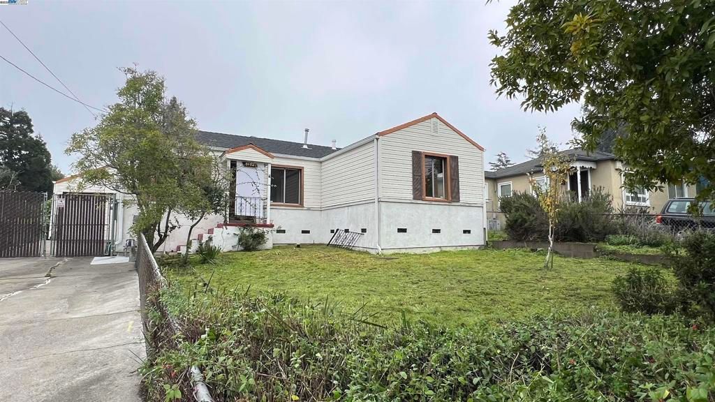 Photo of 5152 Hilltop Dr Dr, El Sobrante, CA 94803 (MLS # 41118278)