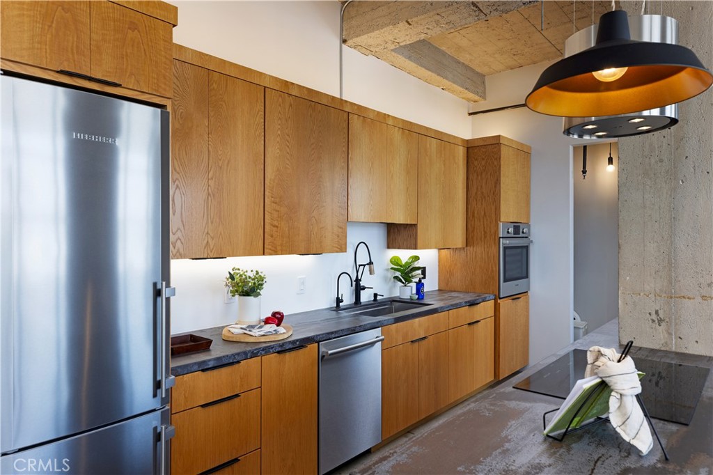 100 W 5th Street 5A