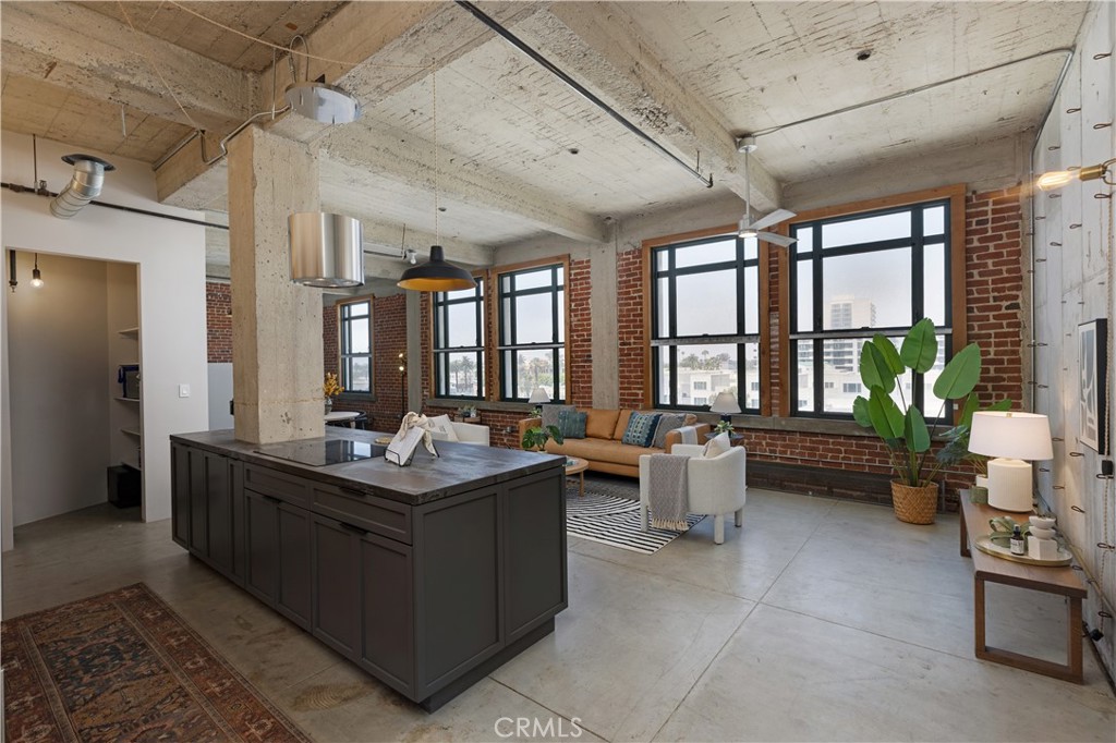 100 W 5th Street 5A