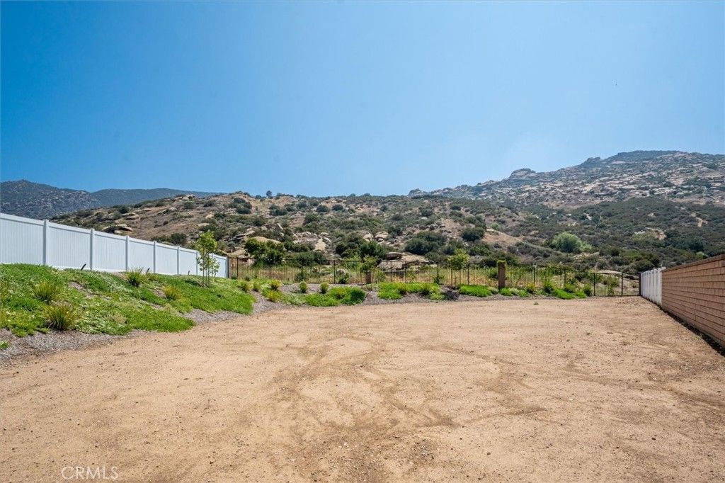 listing image 130723396902103824227