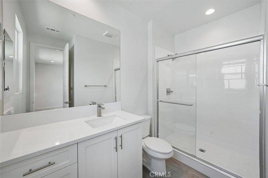 listing image 130728321501679372182